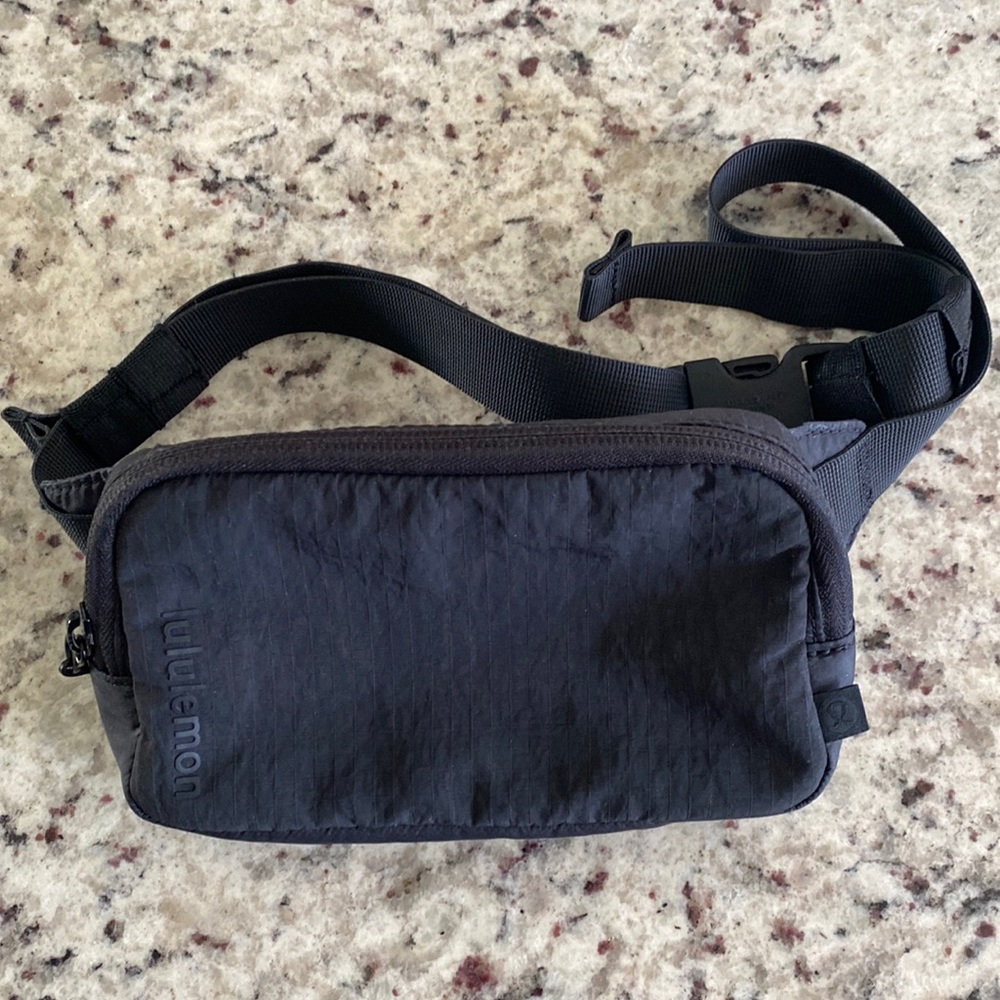 Lululemon belt bag